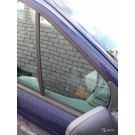 передняя правая форточка двери меган сценик 1998 Renault megane scenic