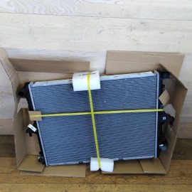 Радиатор охлаждения Audi q7 4.2