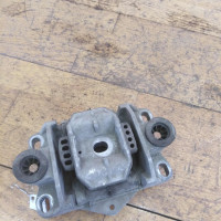 Опора коробки левая АКПП Ford Mondeo 3