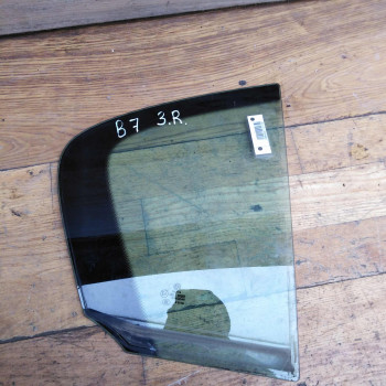 Стекло глухое двери задняя правая форточка Volkswagen Passat B7