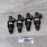 Форсунка топливная Audi 80 B4 2.0 abk