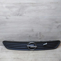 Решетка радиатора Opel Astra G