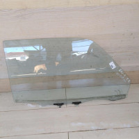 Стекло двери правое купе Toyota RAV4 1994 г.в.