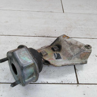 Опора МКПП задняя Volkswagen Transporter T4 