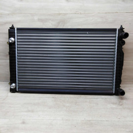 Радиатор основной Volkswagen Passat B5 Audi A4 B5 Audi A6 C5 новый