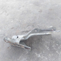 Петля капота левая Hyundai elantra III XD-2