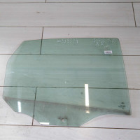 Стекло двери заднее правое Ford Focus 1 хэтчбек