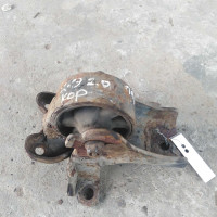 Кронштейн крепления коробки опора Hyundai elantra III XD-2