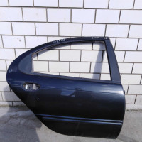 Дверь задняя правая chrysler concorde 99 г.в.