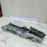 Кронштейн передний правый Renault Scenic 2