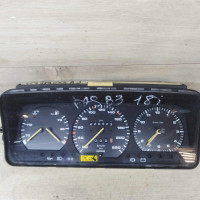 Панель приборов щиток Volkswagen Passat B3 (B4) бензин