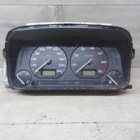 Панель приборов щиток Volkswagen Golf 3